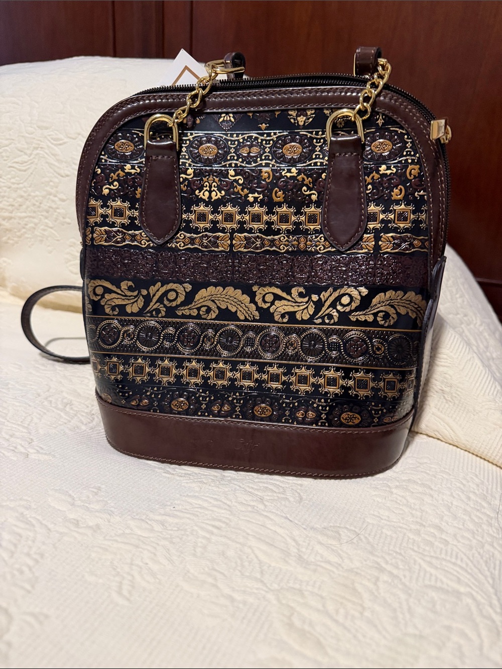 Vera Pelle Italian Leather Women's Brown and Gold Patterned Shoulder Bag